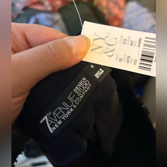 NWT Ny & Company Navy Blue Signature Fit Straight Leg Ankle Crop Pants - Picture 3 of 4